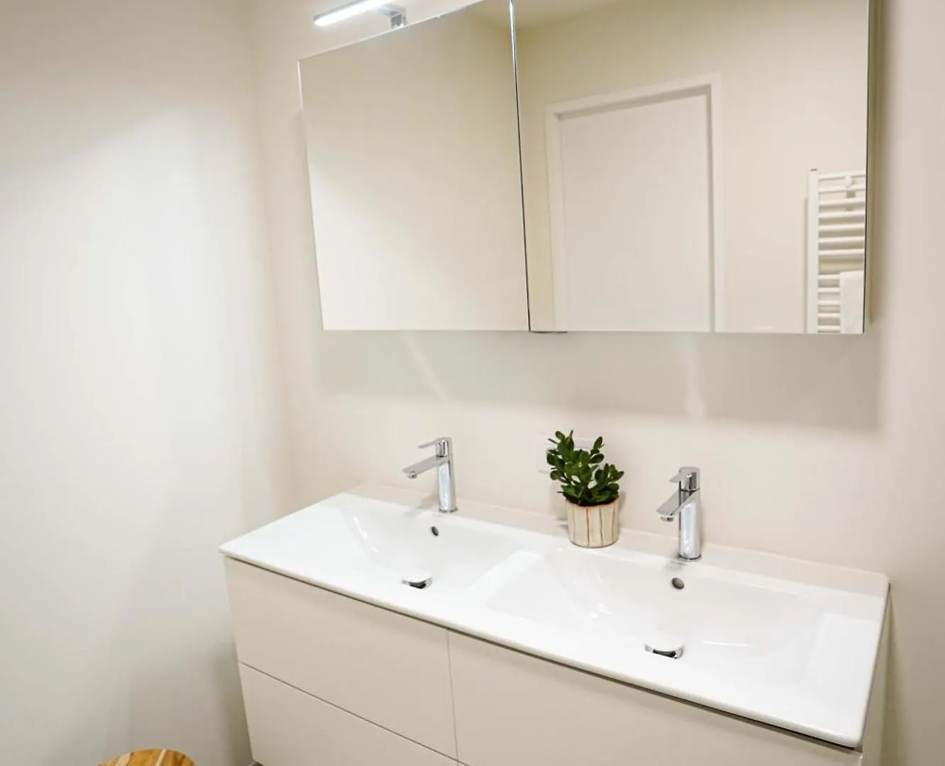 Inn Huswell - Beautiful Apartment With Communal Pool And Gym Ostend