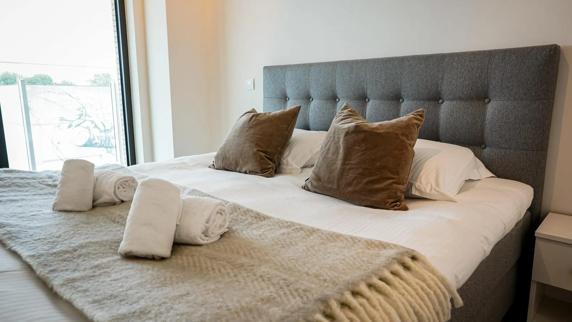 Huswell - Beautiful Apartment With Communal Pool And Gym Ostend 0*,  Belgium