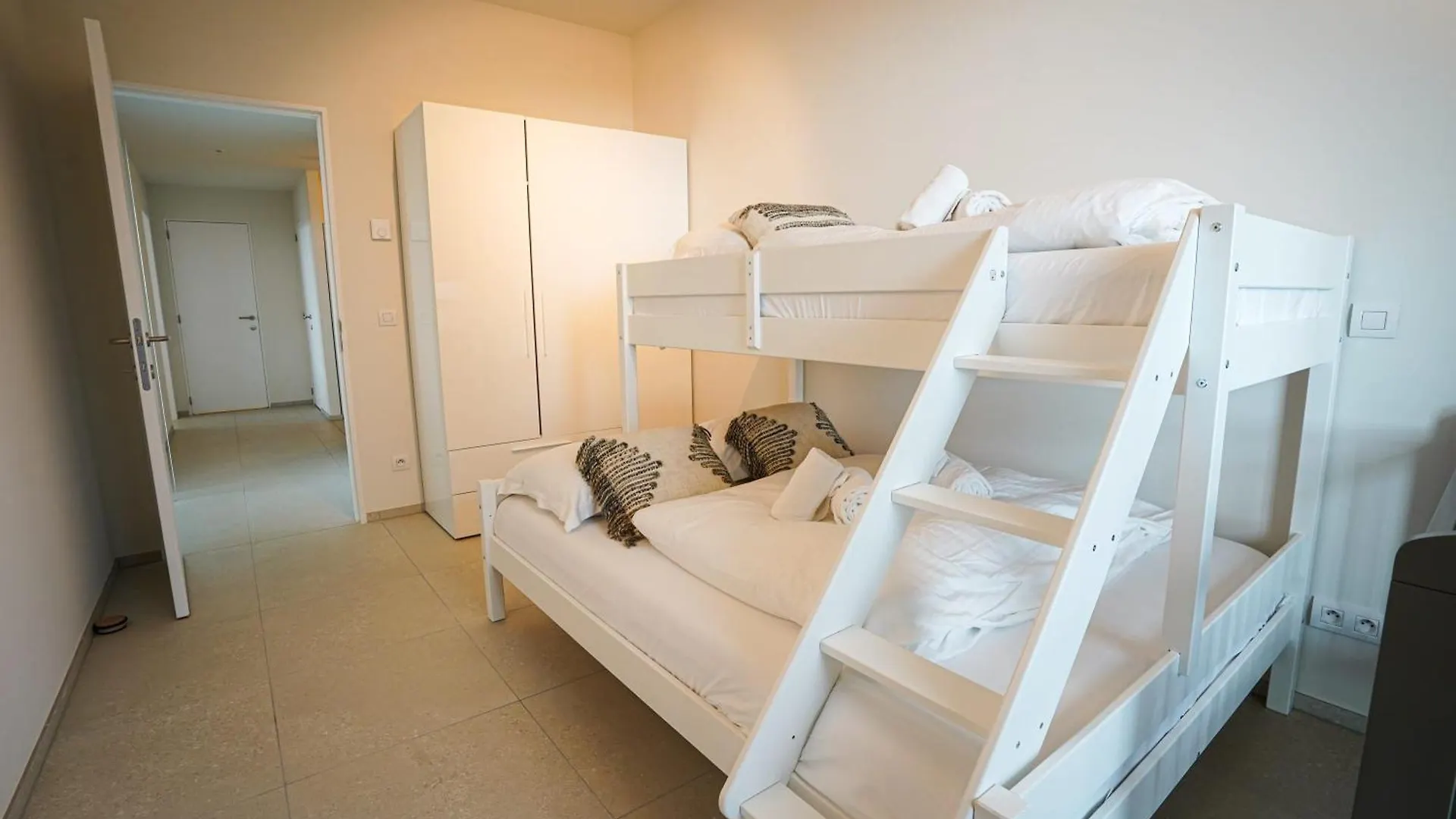 Huswell - Beautiful Apartment With Communal Pool And Gym Ostend Belgium