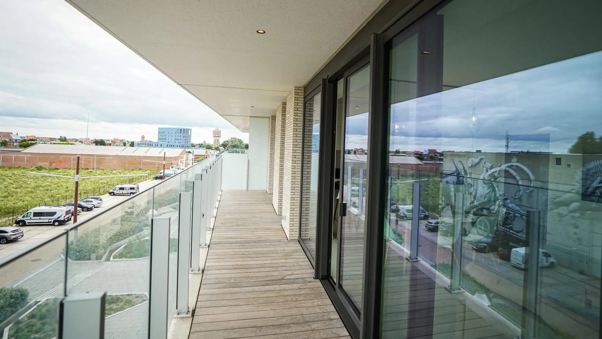 Huswell - Beautiful Apartment With Communal Pool And Gym Ostend