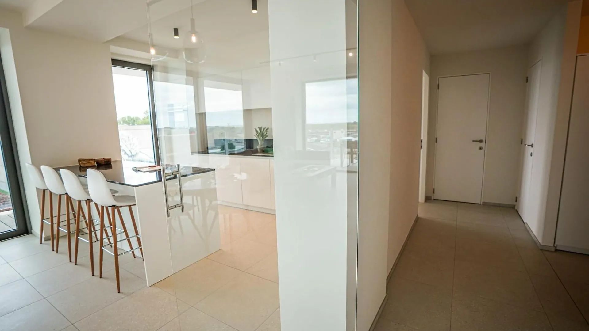 Huswell - Beautiful Apartment With Communal Pool And Gym Ostend